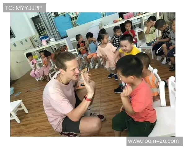 弗兰克清晨抵达基地全力备战多特周一下午将出席新闻发布会 弗兰克清晨抵达基地全力备战多特周一下午将出席新闻发布会